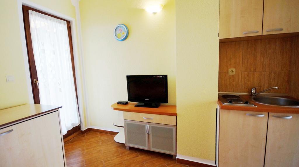 Apartmani Zona 스베티스테판 외부 사진